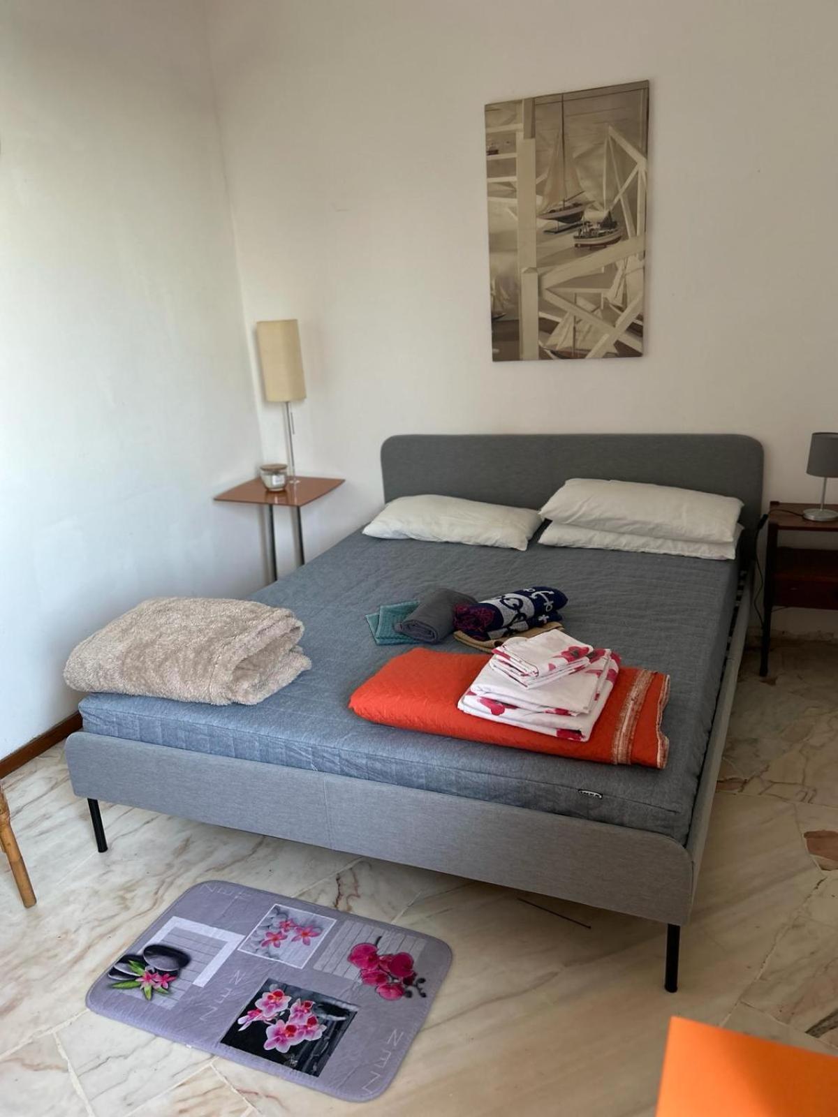 Casa Con Giardino: 瓦拉泽 外观 照片